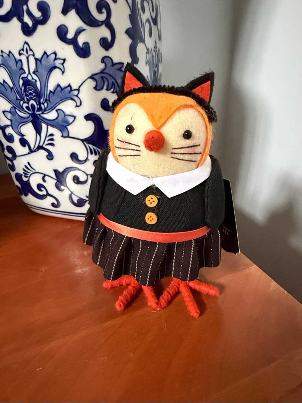 Featherly friends Cathy black cat Halloween Bird Figurine from Hyde and EEK!